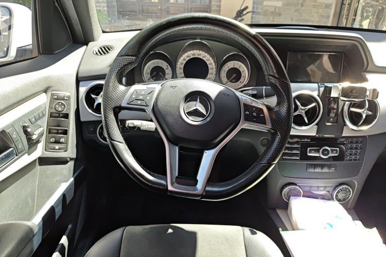 Used Mercedes-Benz GLK-Class 2015 GLK 260 4MATIC Dynamic Edition Ultimate Version Steering Wheel