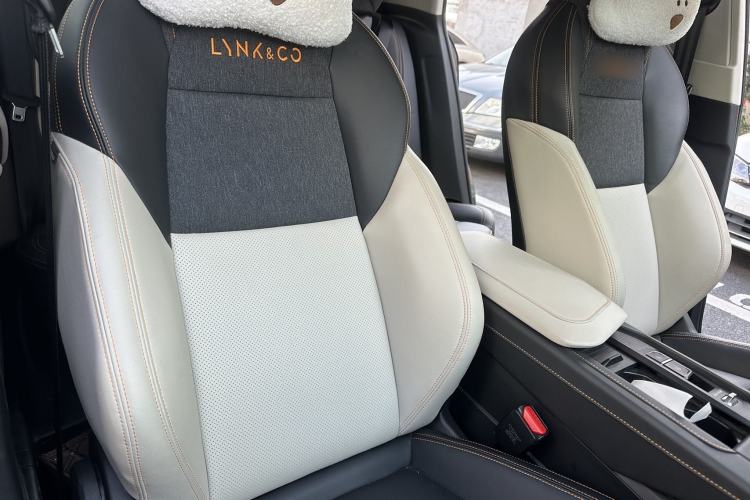 Used Lynk & Co 06 EM-P 2022 PHEV 84 km Range Pro Version
