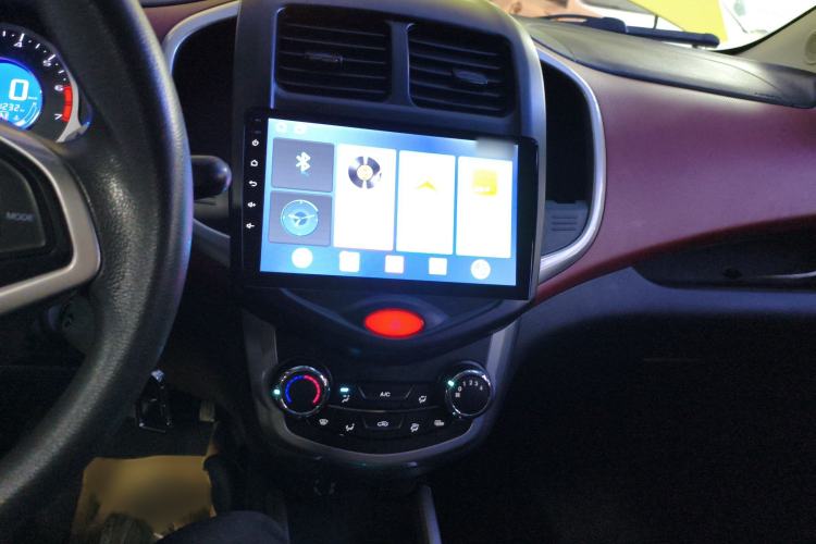 Used CHANGAN Benni 2015 1.4L IMT Prestige Model China V Standard Audio And AC Panel