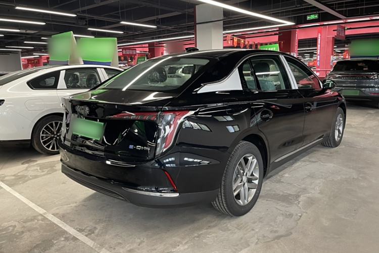 Used Hongqi E-QM5 2025 500km Range Commuter Version