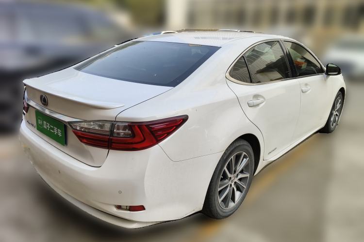 Used Lexus ES 2017 300h Mark Levinson Comfort Edition