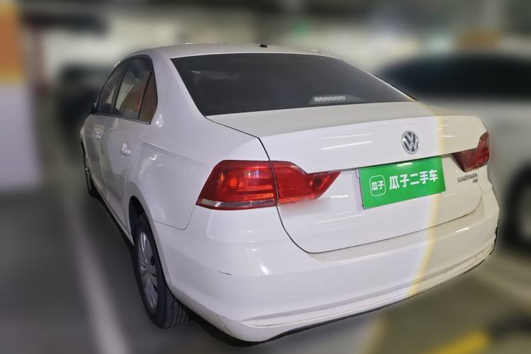 Used Volkswagen Santana 2016 1.6L Manual Fashion Edition Exterior 2