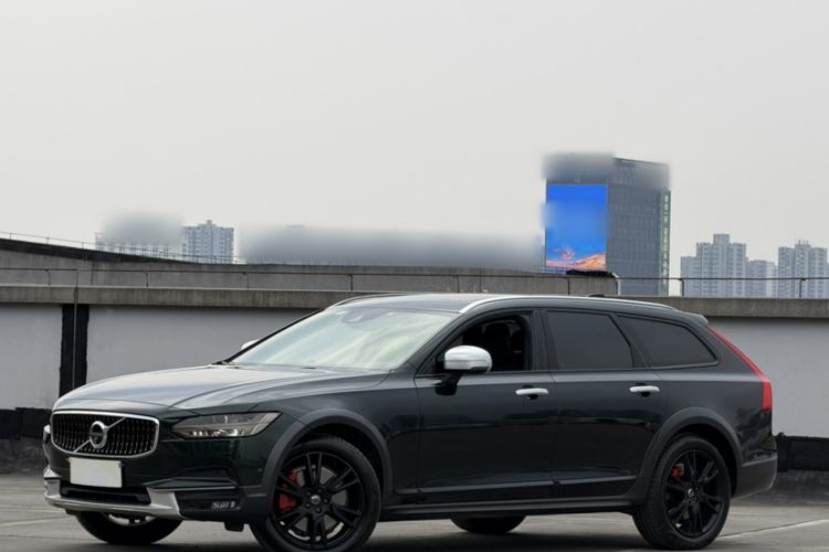 Used Volvo V90 2017 Cross Country T5 AWD Prestige Edition
