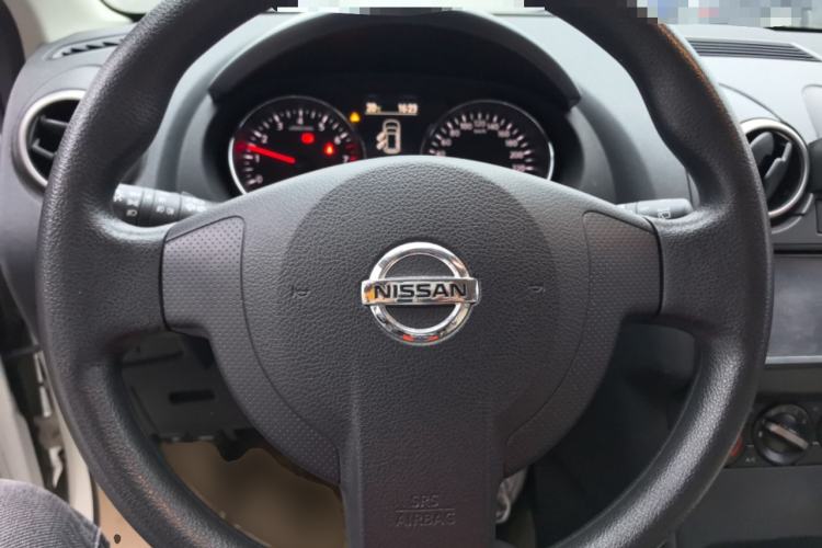 Used Nissan Qashqai 2011 2.0 XL Fire 6MT 2WD Steering Wheel