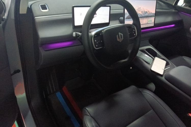 Used Leapmotor C16 2024 Range-Extended 200 Smart Enjoyment Edition Center Console