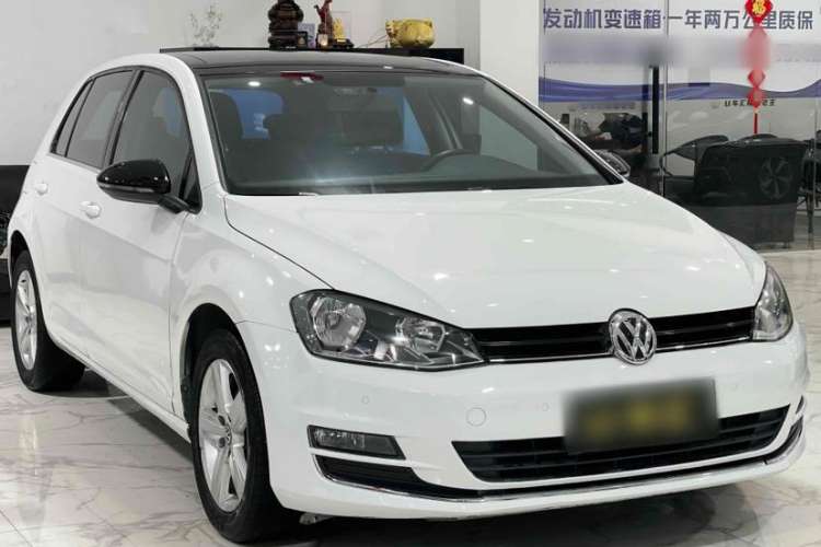 Used Volkswagen Golf 2017 1.6L Automatic Comfort Million-Vehicle Anniversary Edition
