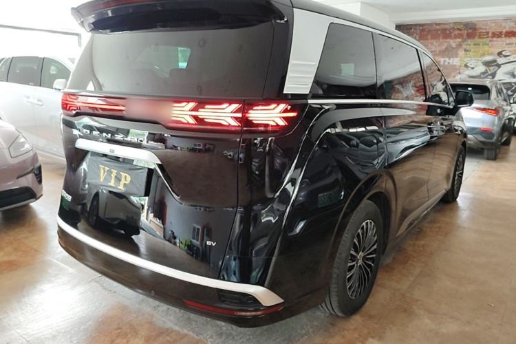 Used Denza D9 2024 EV 620 Premium Model

