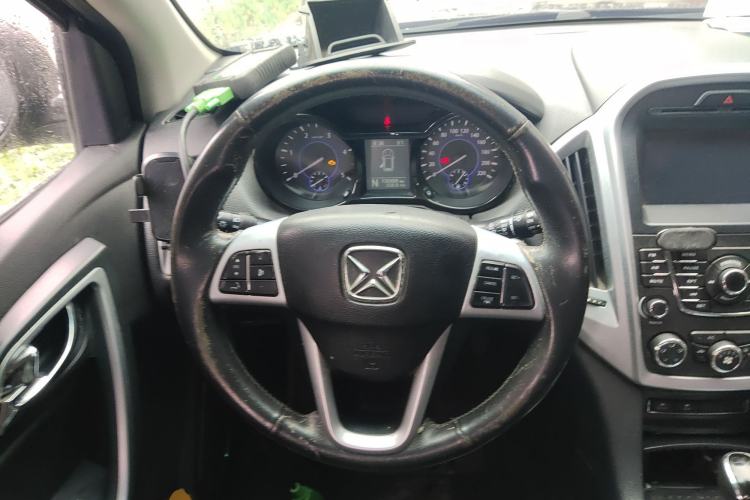 Used JMC Yusheng S350 2013 2.4T Automatic 2WD Diesel Luxury Edition 5 Seats
