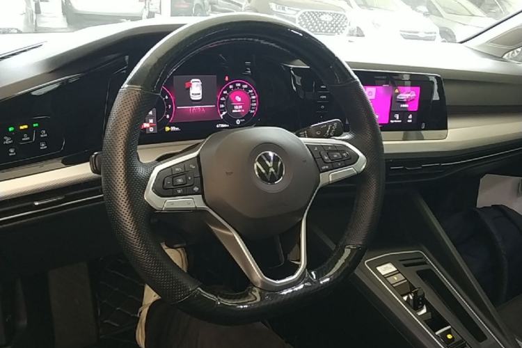 Used Volkswagen Golf 2021 280TSI DSG Pro Center Console