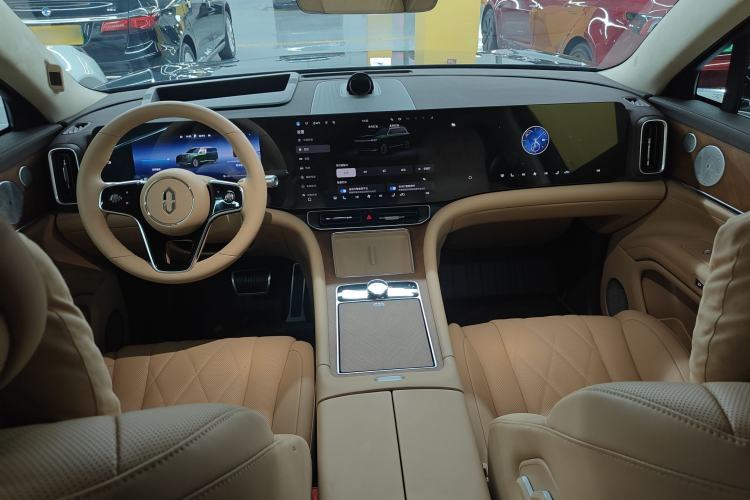 Used Hima AITO M9 2024 Range-Extended Ultra Version 52 kWh 5-Seater Model Center Console