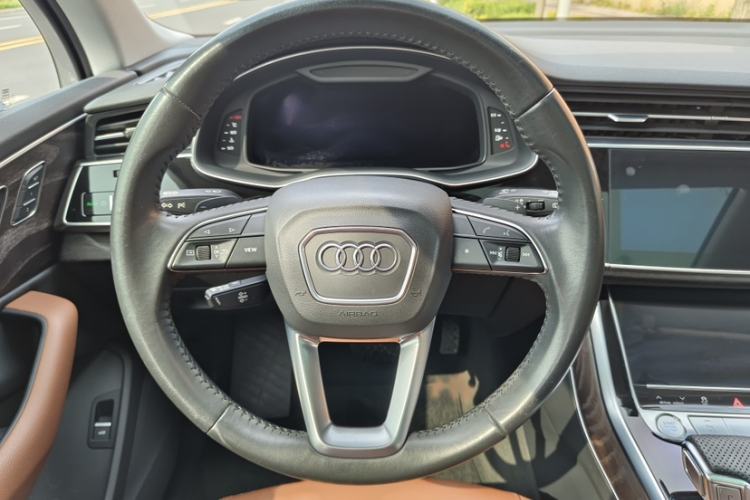 Used Audi Q7 2020 55 TFSI quattro S line sports model Interior 3