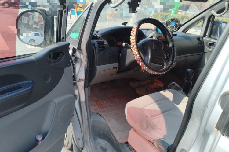 Used FORTHING Lingzhi 2014 V3 1.5L 7-Seater Comfort Model Driver Seat