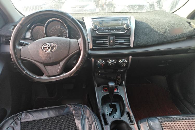 Used Toyota Vios 2014 1.3L Automatic Standard Edition Center Console