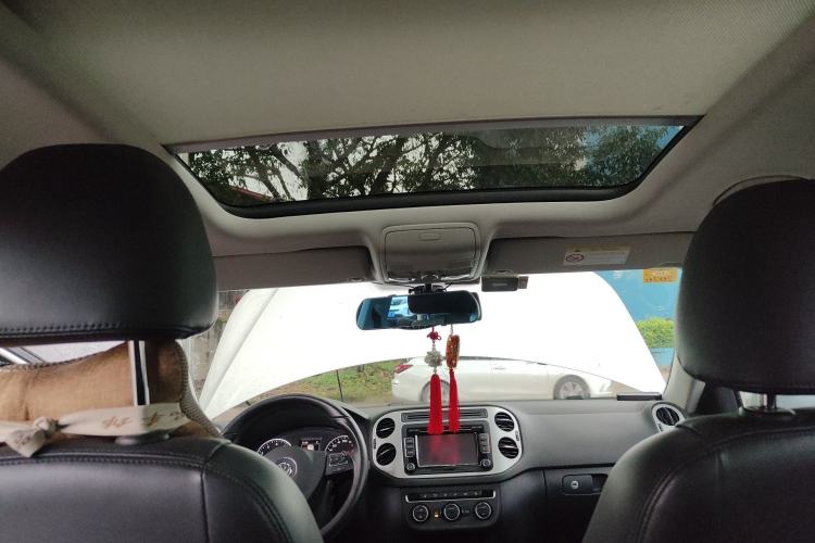 Used Volkswagen Tiguan 2015 1.8TSI Automatic All-Wheel-Drive Luxury Model Headliner