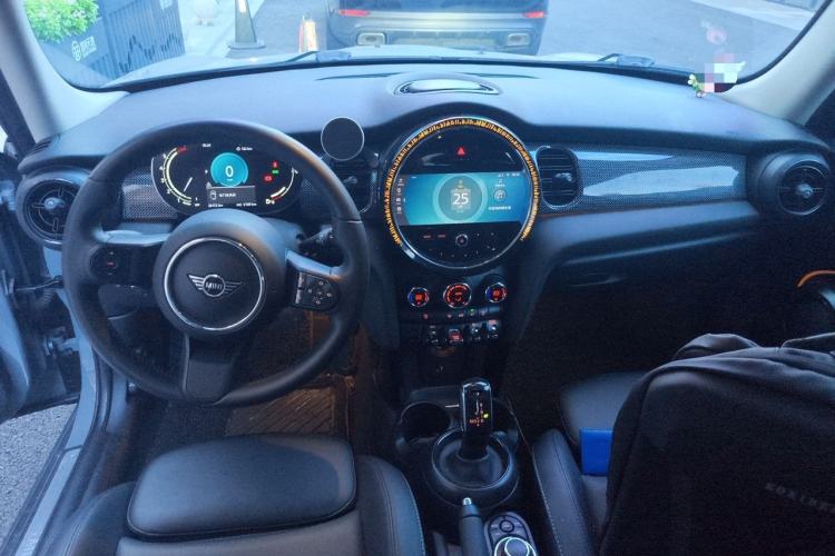 Used MINI 2022 1.5T COOPER Classic Edition Five-Door Version
