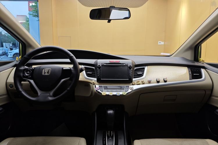 Used Honda Jade 2013 1.8L automatic Comfort version 5 seats
