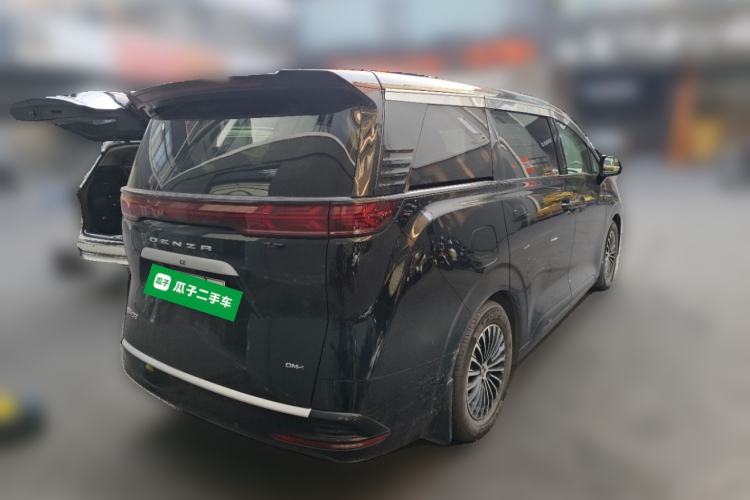 Used Denza D9 2023 DM-i 965 Luxury Model
