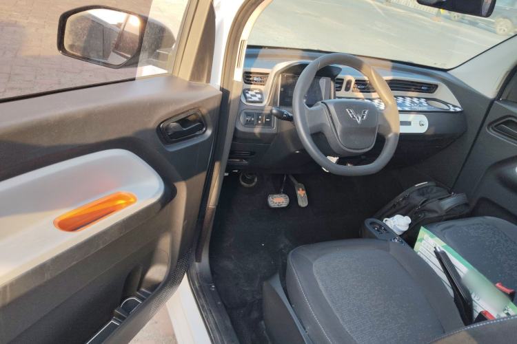 Used Wuling Hongguang MINIEV 2020 Freedom Version Lithium Iron Phosphate Driver Seat