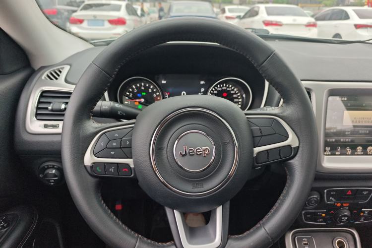 Used Jeep Compass 2017 200T Automatic Family Edition
