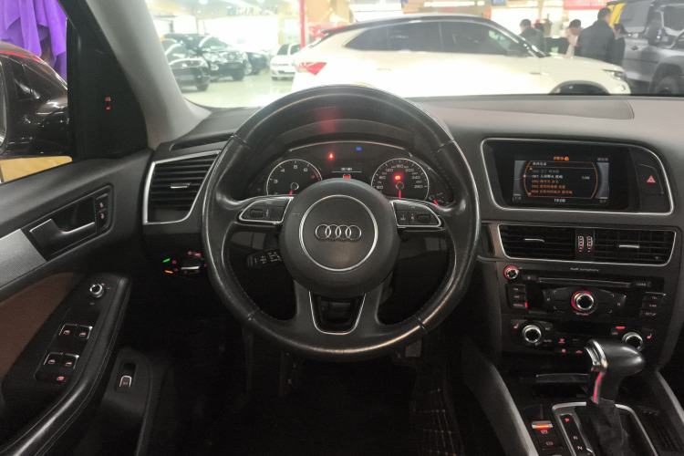 Used Audi Q5 2017 Plus 40 TFSI Technology Model