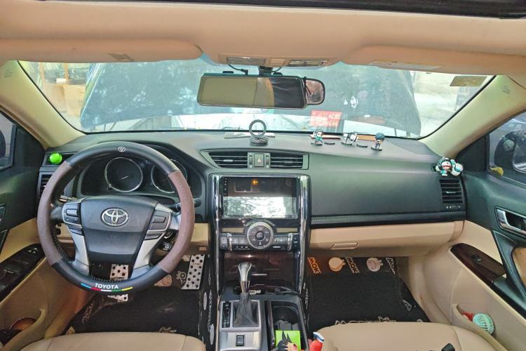 Used Toyota Reiz 2012 2.5V Fengdu Elite Stylish Edition Center Console