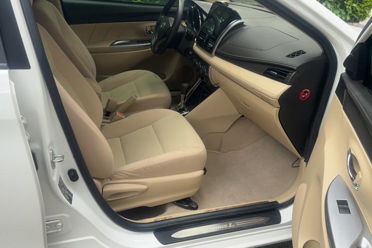 Used Toyota YARiS L Zhi Xuan 2015 1.5E Automatic Charm Edition Interior 3