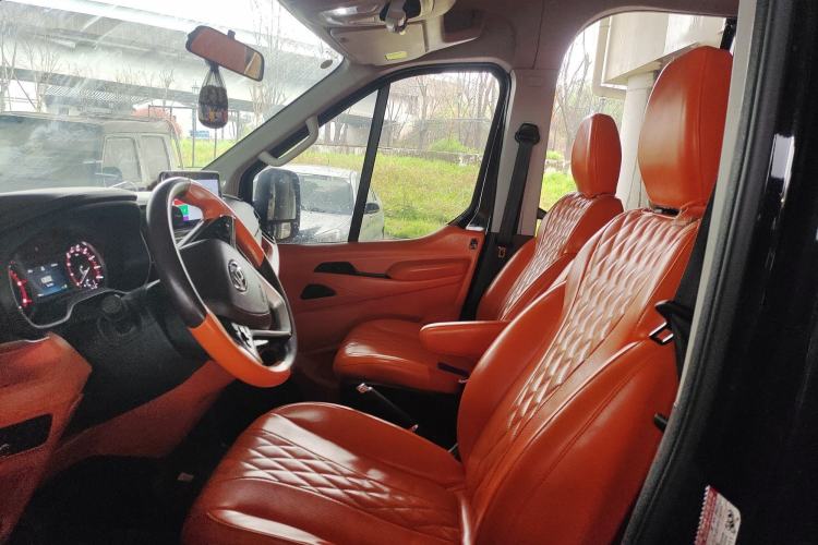 Used SAIC MAXUS Xintu V90 2022 2.0T Automatic Zhiyun King Rear-Drive Long Wheelbase High-Roof Design with Single Rear Tire—6/7 Seater