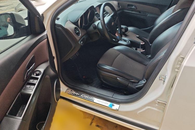 Used Chevrolet Cruze 2013 Hatchback 1.6L Automatic Luxury Model