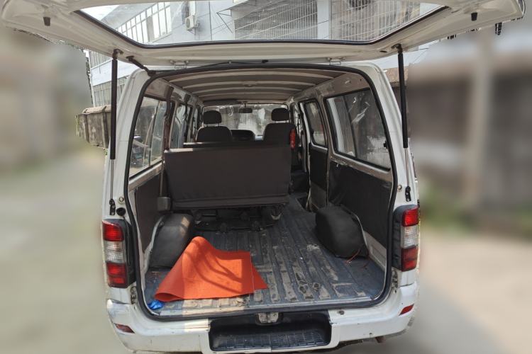 Used Jinbei Hiace 2014 2.0L Fifth-Generation Power King Classic V19 Trunk