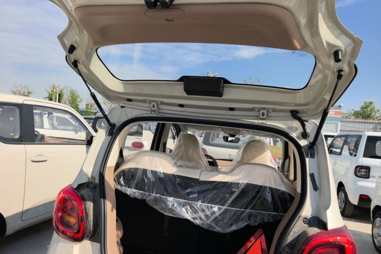 Used Wuling Hongguang MINIEV 2025 Four-Door Version Advanced Edition Trunk