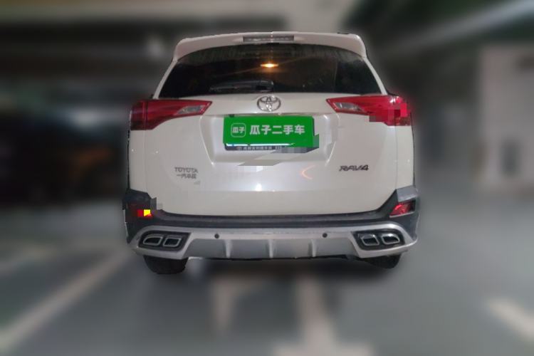 Used Toyota RAV4 2015 2.0L CVT Two-Wheel Drive Fashion Edition Rear