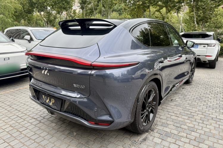 Used IM LS7 2023 100kWh Lux All-Wheel-Drive Version
