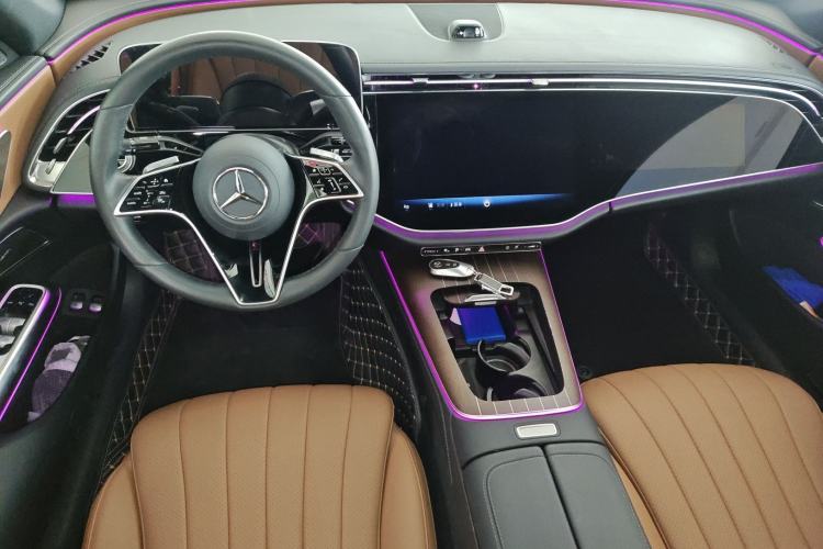 Used Mercedes-Benz E-Class New Energy 2024 E 350 e L Plug-in Hybrid Sedan Center Console