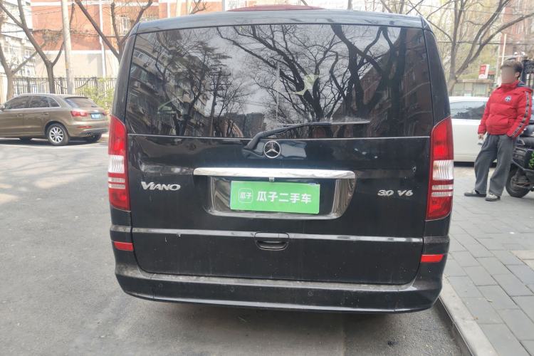 Used Mercedes-Benz Viano 2013 3.0L Comfort Edition Rear