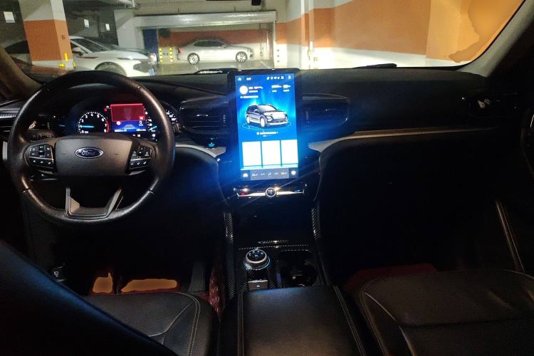 Used Ford Explorer 2020 EcoBoost 285 Rear-Drive Trend Edition 7-Seater Center Console