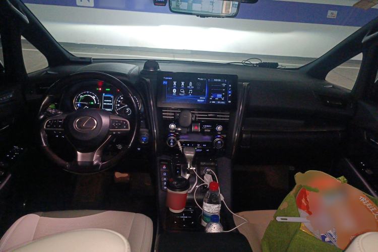 Used Lexus LM 2020 300h Four-Seat Grand Edition
