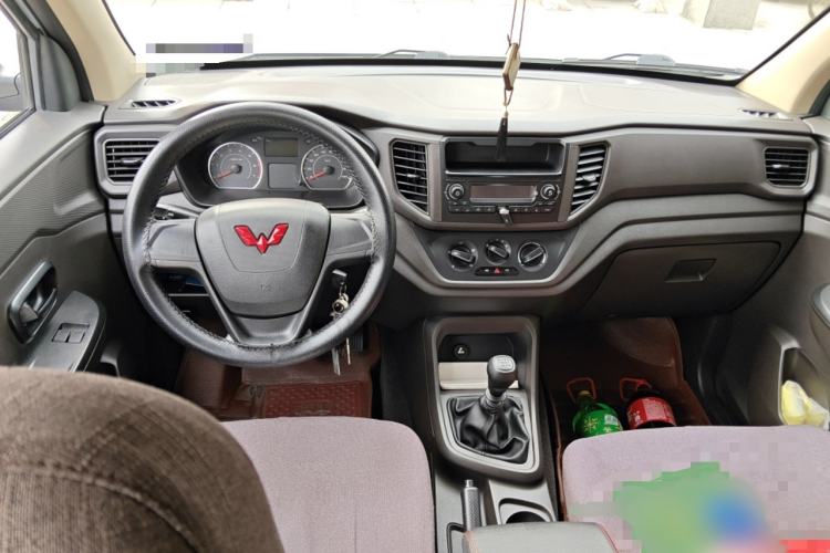 Used Wuling Hongguang V 2021 1.5L Jingqu Version LAR Interior 2
