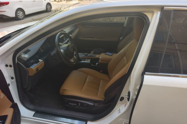 Used Lexus ES 2015 300h Comfort Edition