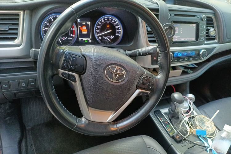 Used Toyota Highlander 2018 2.0T Four-Wheel Drive Luxury Edition 7 Seats China V Emission Standard