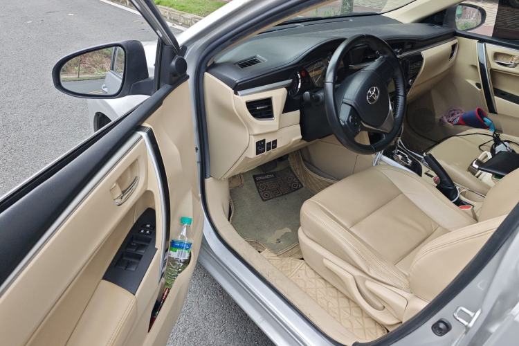 Used Toyota Corolla 2014 1.6L CVT GL-i Leather Edition Driver Seat