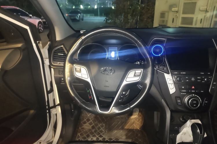 Used Hyundai Santa Fe 2017 2.4L Automatic Two-Wheel Drive Smart Version 5 Seats