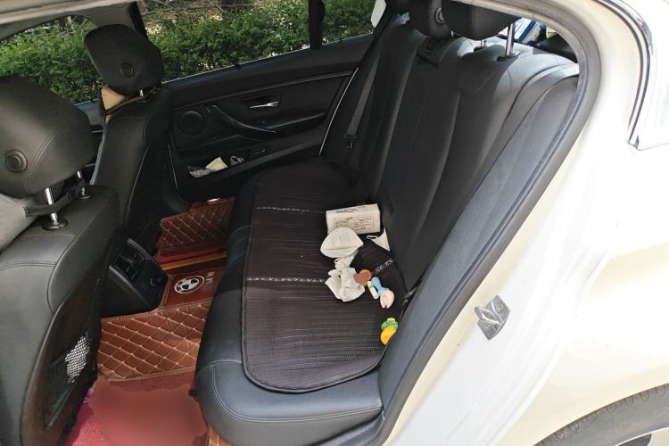 Used BMW 3 Series 2016 320Li Fashion Model Left Rear Seat