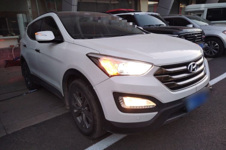 Used Hyundai Santa Fe 2015 2.0T Automatic Two-Wheel Drive Smart Version 5 Seats
