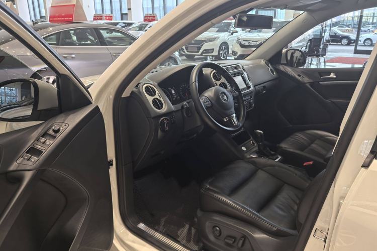 Used Volkswagen Tiguan L 2015 1.8TSI Automatic All-Wheel-Drive Luxury Model