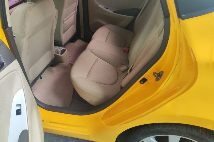 Used Hyundai Verna (older generation) 2010 Sedan 1.4L Automatic Luxury GLS Trim
