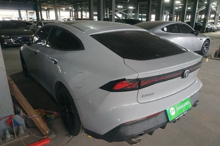 Used Changan UNI-V 2022 1.5T Prestige Version