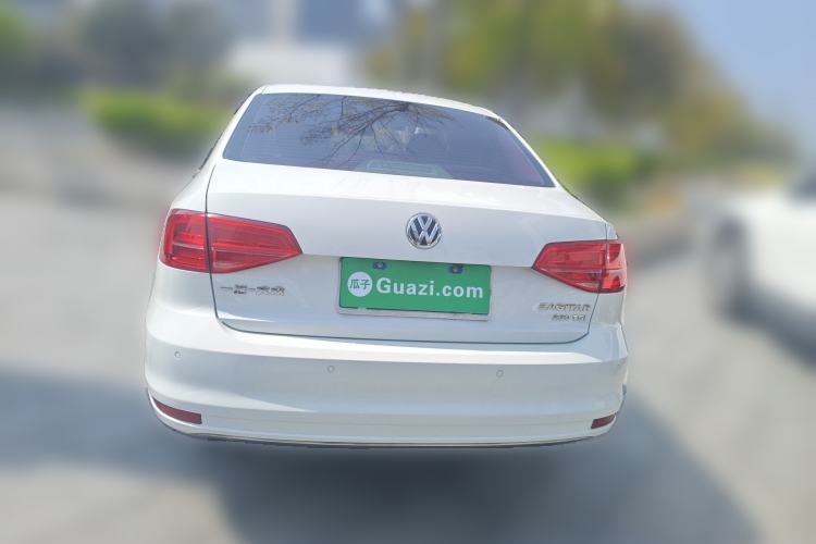 Used Volkswagen Sagitar 2015 230TSI Automatic Luxury Model
