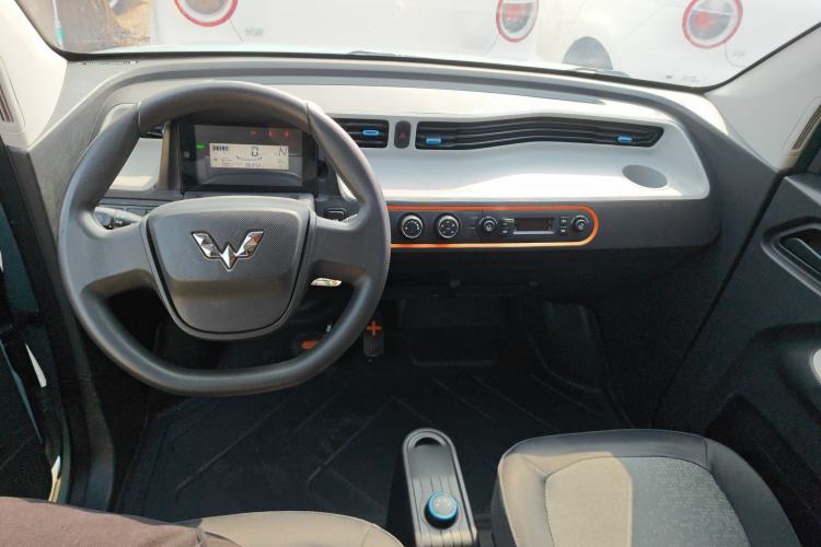 Used Wuling Hongguang MINIEV 2020 Lite Version Lithium Iron Phosphate Center Console