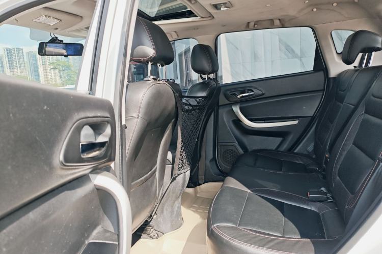 Used Changan CS35 2014 1.6L Automatic Luxury Model China IV Standard
