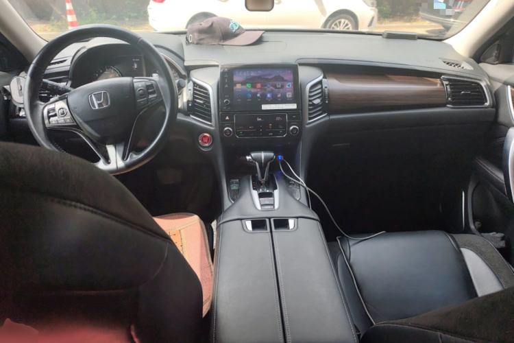 Used Honda Avancier 2017 240TURBO Two-Wheel Drive Premium Edition Center Console